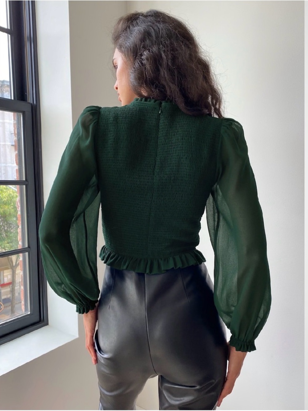 ARITZIA Wilfred Tempest Blouse Women's Dark Green Smocked Long-Sleeve Top - Picture 3 of 11